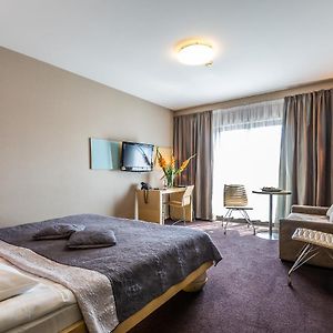 Pokój z łóżkiem king-size